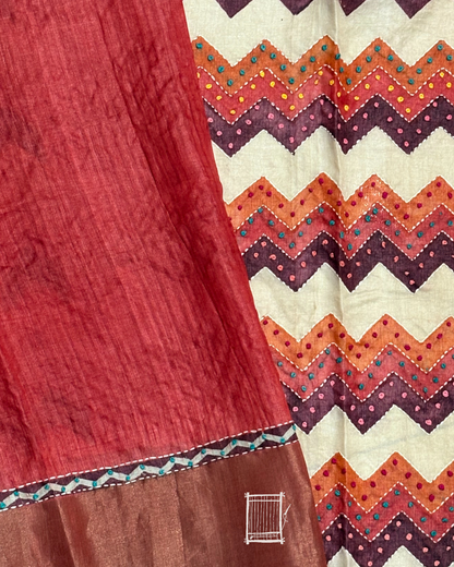 Chevron pattern contrast red blouse with zari border