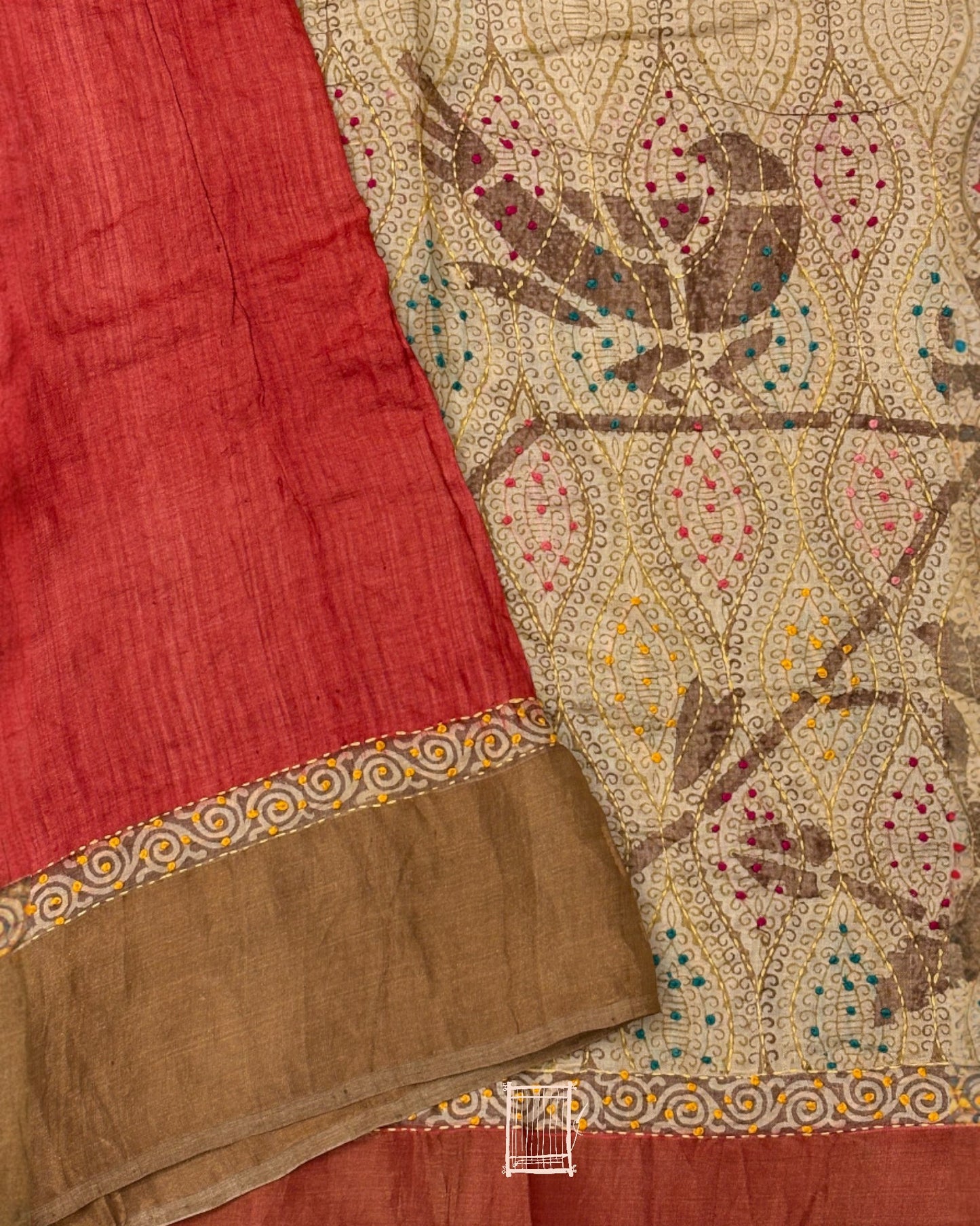 Contrast red blouse with zari border