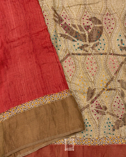 Contrast red blouse with zari border